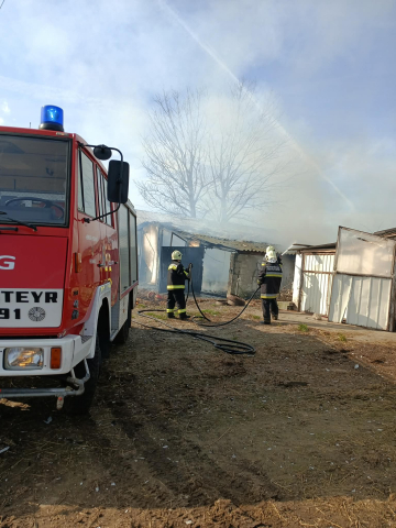 Index kép: Istálló égett Üllés külterületén című hírhez